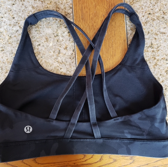 SOLD - LULULEMON Energy Strappy Sports Bra Incognito Black Camo ** Size 6 ** - Picture 4 of 5